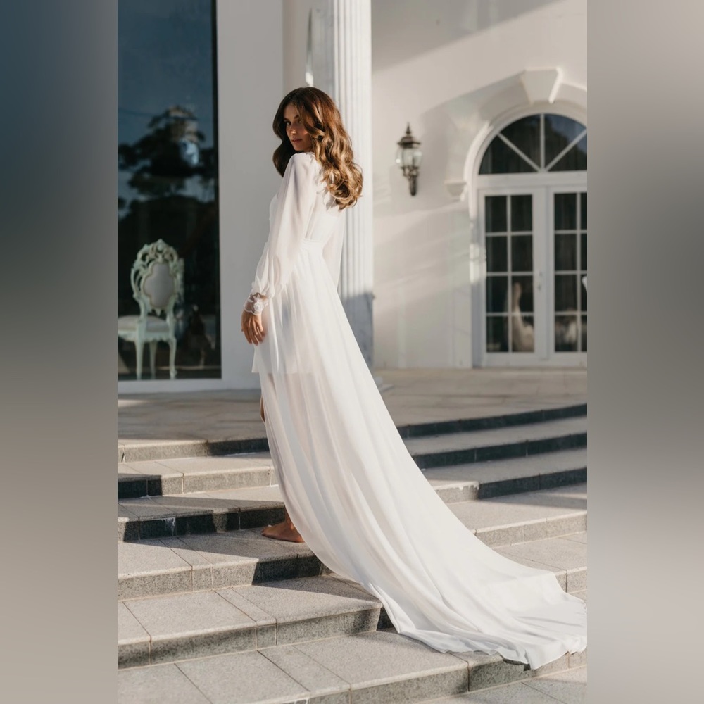 Le Rose Bridal Robe ; ARIANNA BEADED FLORAL LACE MAXI WITH TRAIN - INCLUDES SLIP